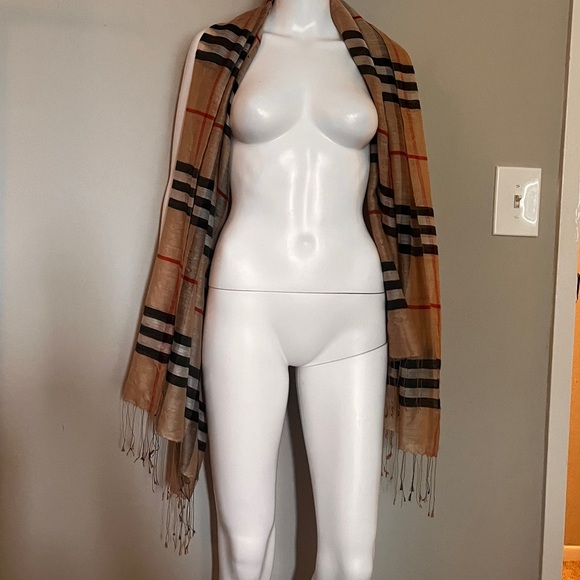 Plaid Patterned Scarf - Picture 5 of 7
